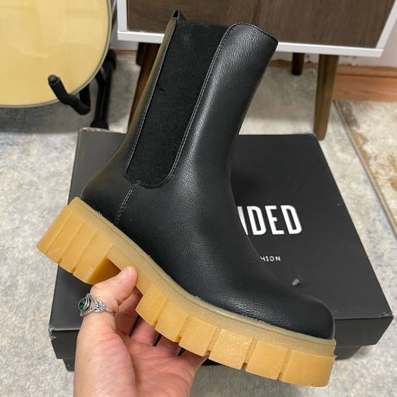 NIB Women Sz 5 Contrast Sole Chunky High Ankle Boots With Thick Orange Outsoles - Picture 10 of 14